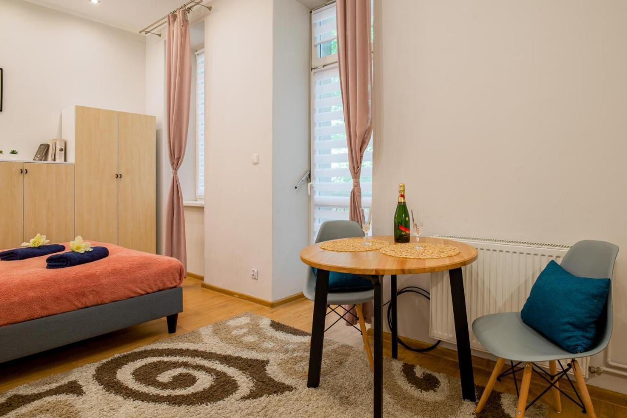 Kings Neighbor. Apartment 600 Meters From Castle Krasków Dış mekan fotoğraf